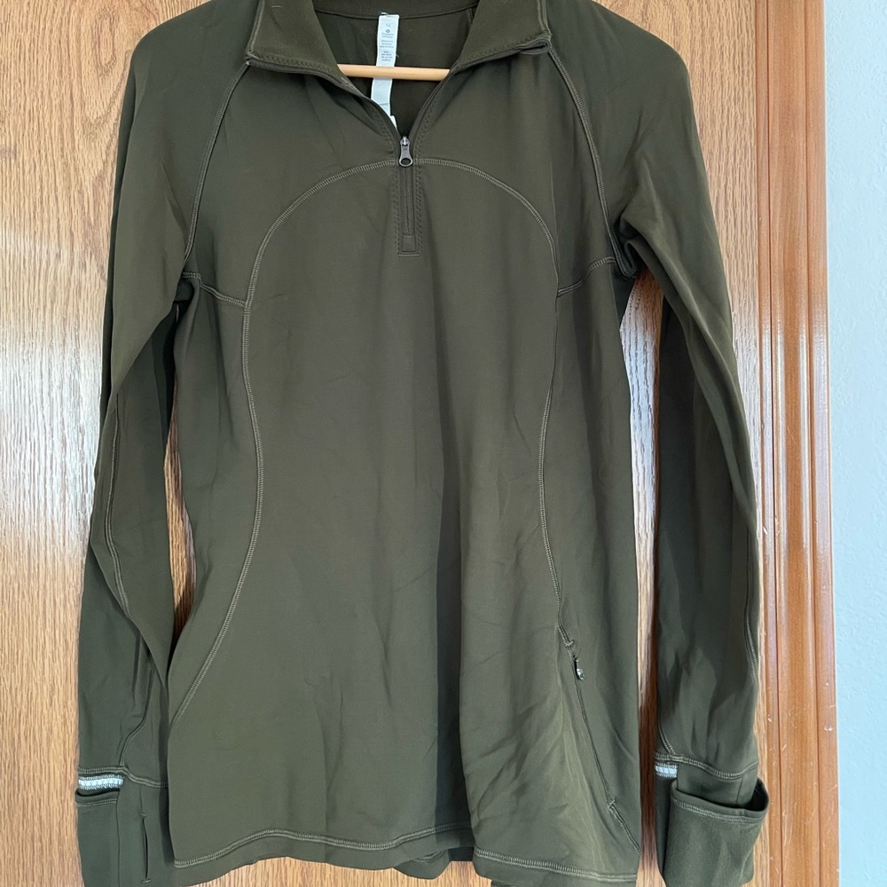 Lululemon olive green 1/2 zip fleece lined with thumb holes